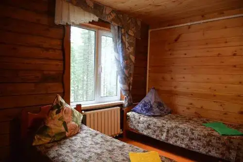 Телецкое озеро: Green House at Teletskoye Lake