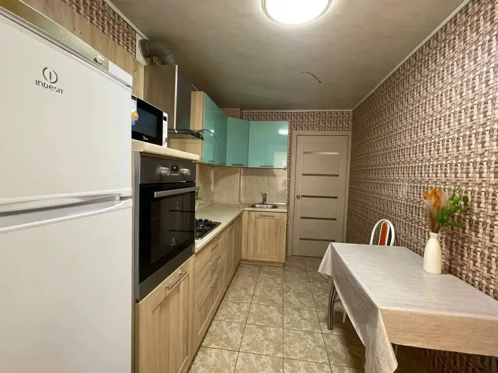 Ижевск: Квартира 3-к. 70 м² 6 Кроватей