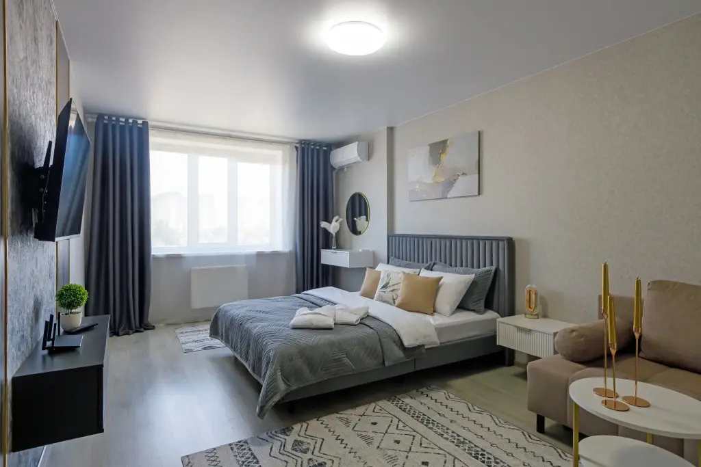 Апартаменты MyHomeYourHome на ул.Революционная улица, 101В — фото 1