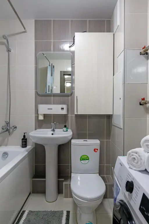 Самара: Апартаменты MyHomeYourHome на ул.Революционная улица, 101В