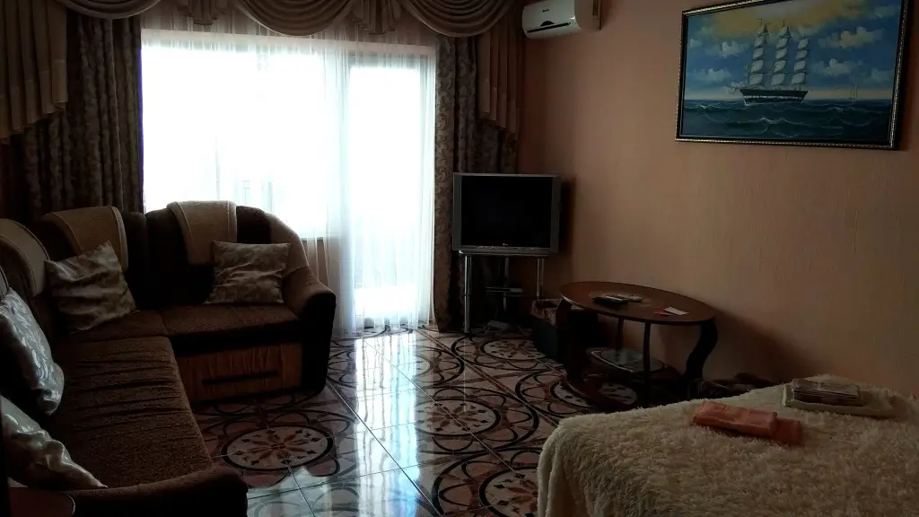 Утёс: Меблированные комнаты Волна