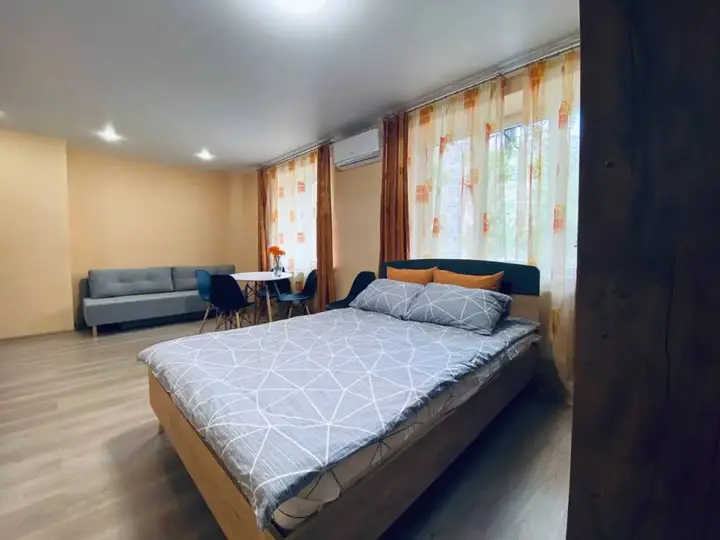 Воронеж: Апартаменты Room-Room Хользунова 38