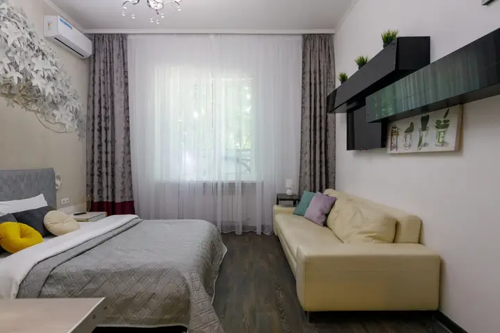 Самара: Апартаменты MyHomeYourHome на ул.Градовской 69 А