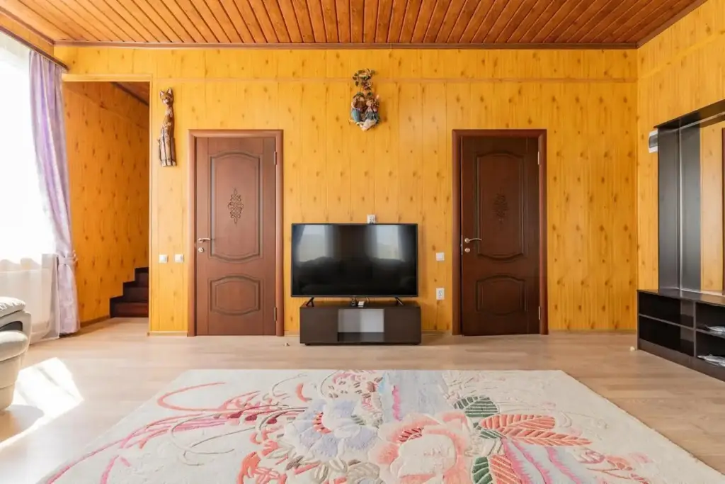 Тульский: West House (Вест Хаус) с бассейном и сауной