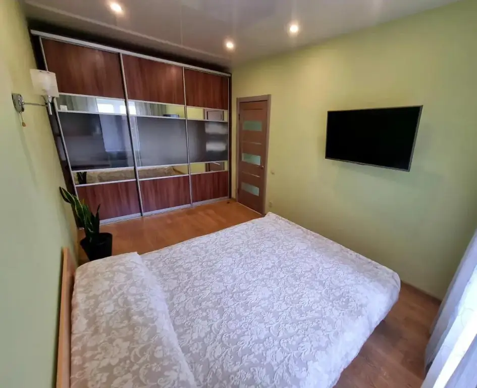 Иркутск: Апартаменты на Красных Мадьяр 14/2, 5 этаж