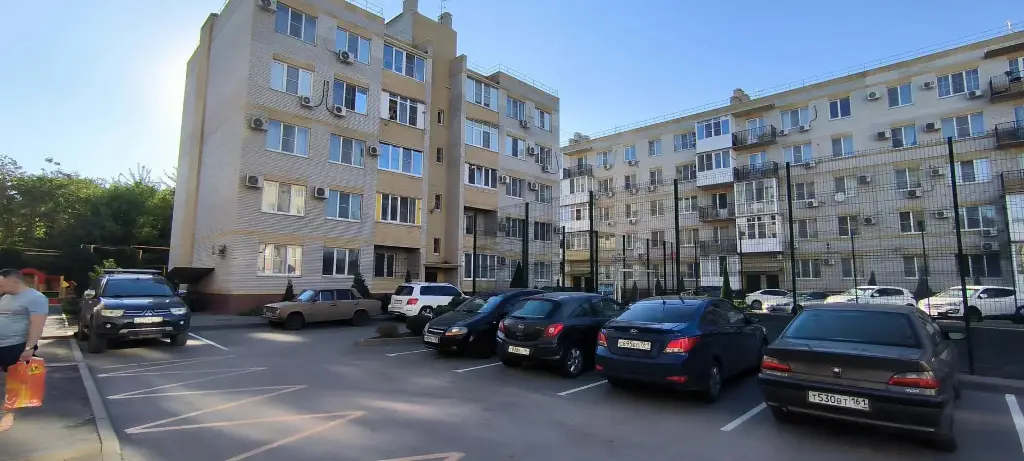 Таганрог: Апартаменты на Большом садовом переулке 13/2
