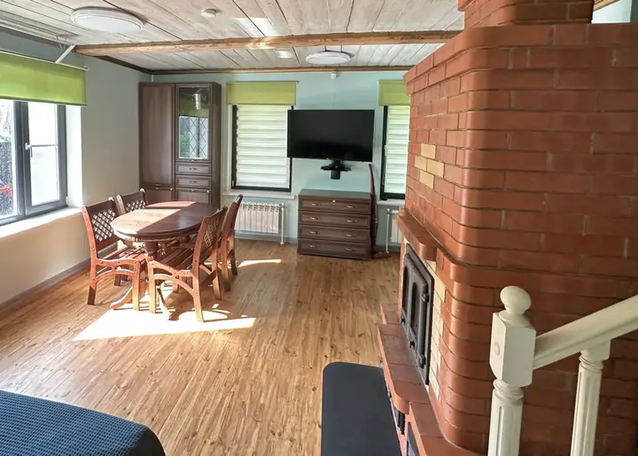 Изборск: Частный дом MedvedHouse с большой территорией в тихом месте в центре Изборска