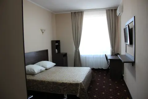 Отель Плаза — фото 1