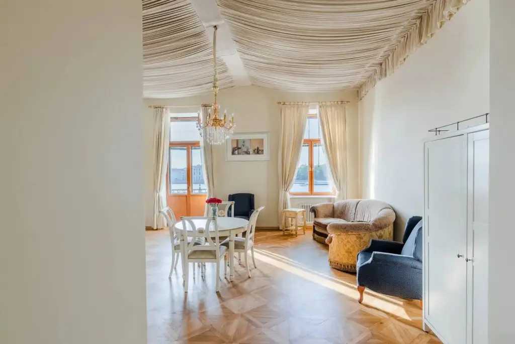 Sukhaparina: Апартаменты a.m. Rooms Neva Balcony (Angliyskaya Naberezhnaya)
