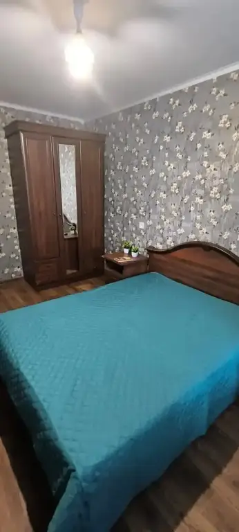 Новый Уренгой: Квартира Ареал трехкомнатная в центре
