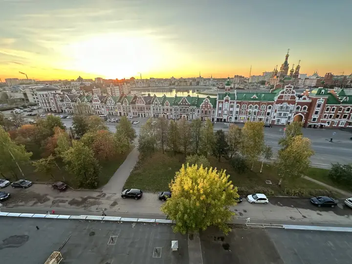 Йошкар-Ола: Квартира в центре с шикарным видом на набережную Брюгге
