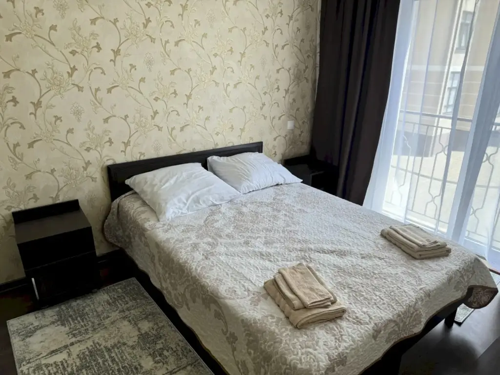 Квартира 145 с балконом и витражным остеклением — фото 1