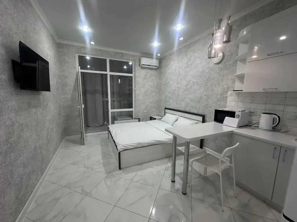 Славянск-на-Кубани: Квартира студия в светлых тонах