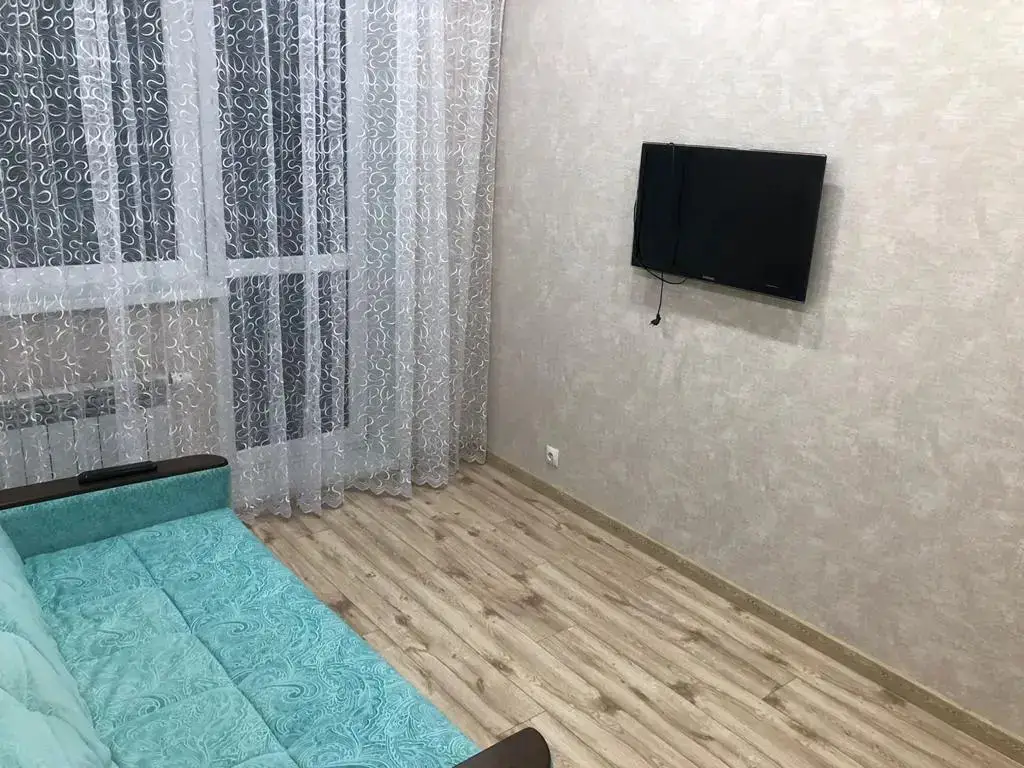 Новый Уренгой: Квартира в Микрорайоне Дружба 5/4