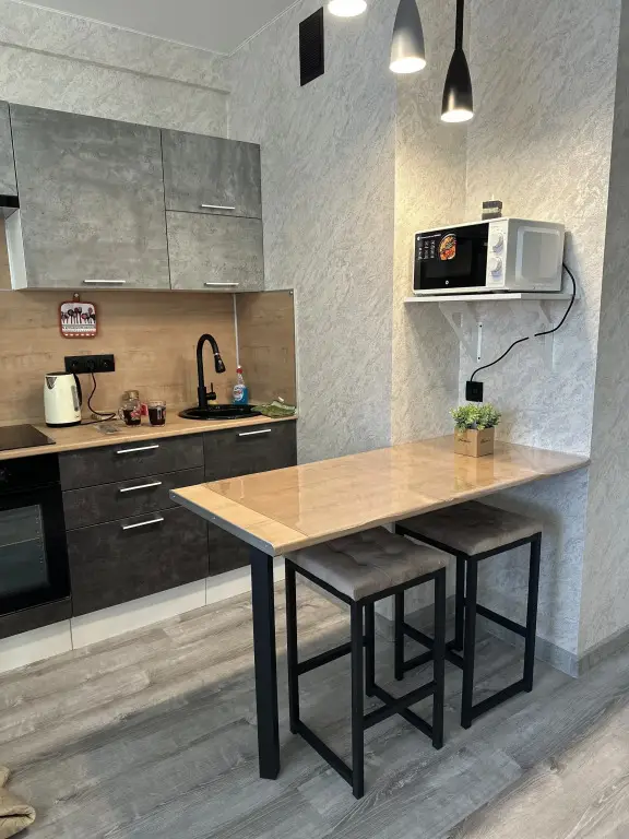Новый Уренгой: Квартира в Мкрн Созидателей 2/4