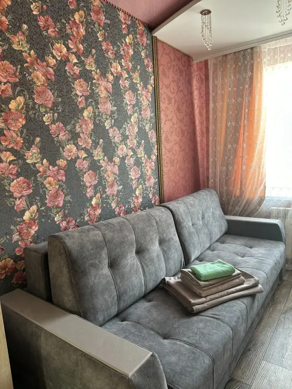 Новый Уренгой: Квартира в Микрорайоне Дружба 1/2