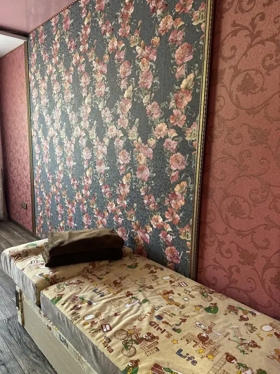 Новый Уренгой: Квартира в Микрорайоне Дружба 1/2