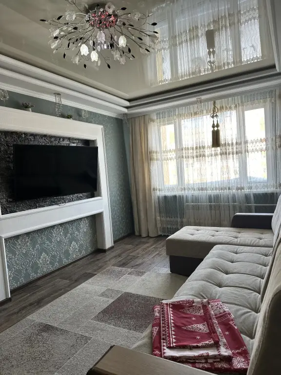 Новый Уренгой: Квартира в Микрорайоне Дружба 1/2
