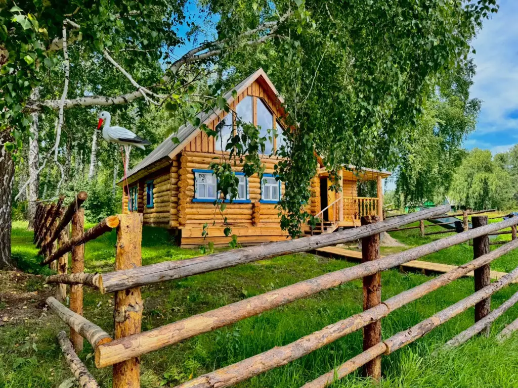 Искитим: База отдыха Деревня Хвоя