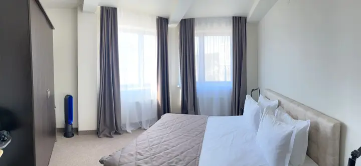 Русский: Hotel Paris Gostinichnogo Kompleksa Dvfu