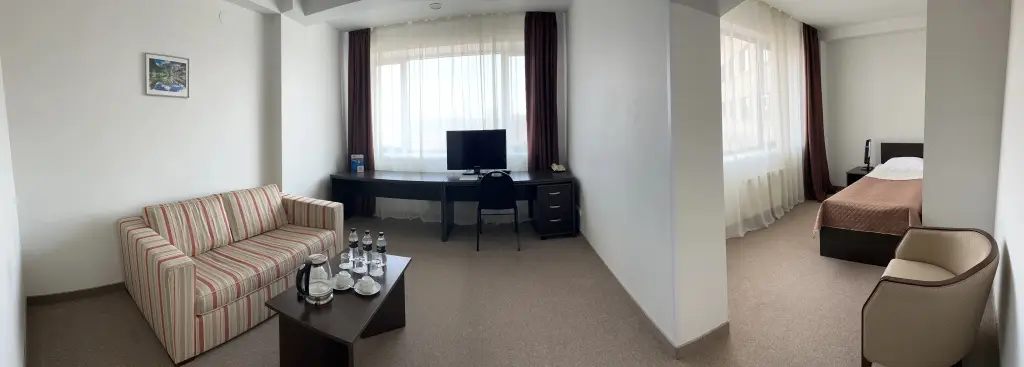 Русский: Hotel Paris Gostinichnogo Kompleksa Dvfu
