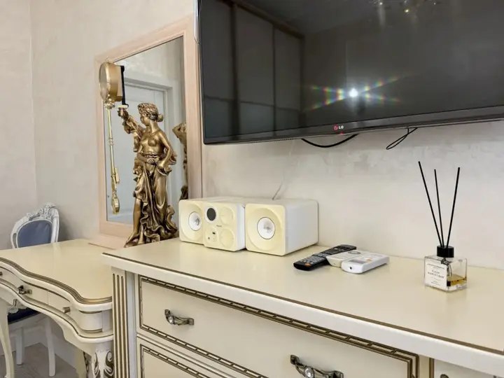Геленджик: Квартира 440 с Балконом и Видом на Горы в Центре