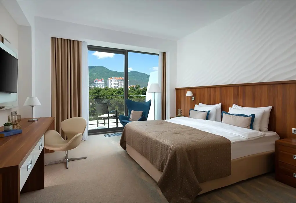 Геленджик: "Приморье" Grand Resort Hotel