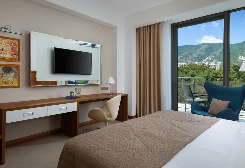 Геленджик: "Приморье" Grand Resort Hotel