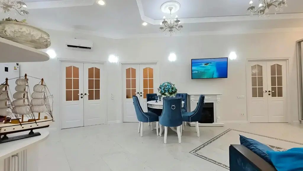 Геленджик: Квартира Royal Apartment на Крымской 22 Четырехкомнатные