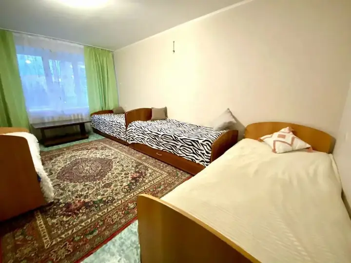 Уфа: Квартира трехкомнатная на улице Артёма 138