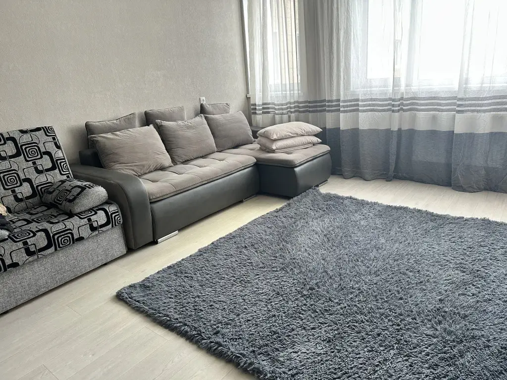 Новый Уренгой: Квартира в Микрорайоне Строителей 7/2