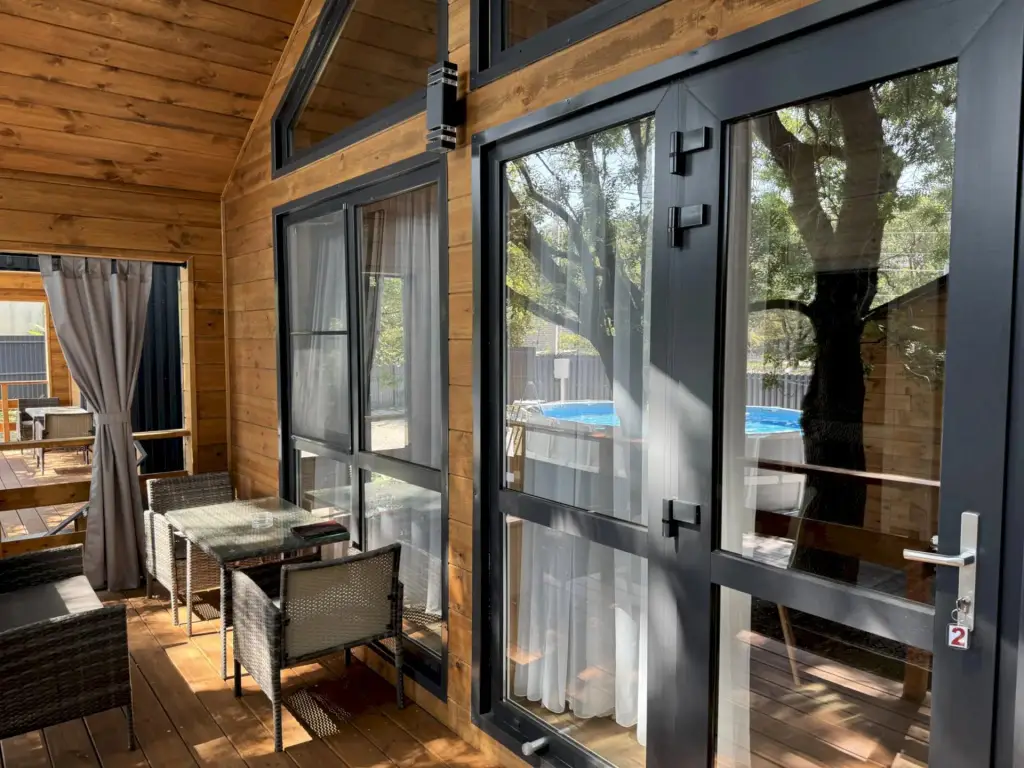 Геленджик: Частный дом 592 в стиле барнхаус с бассейном - 15 мин до пляжа