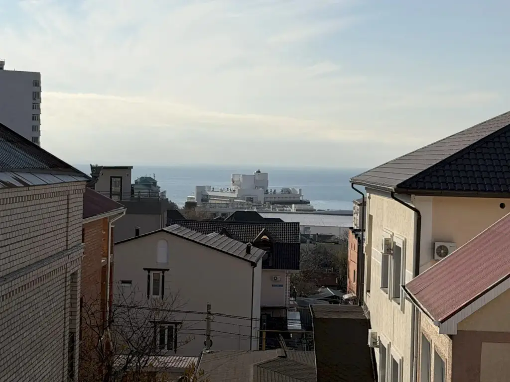 Геленджик: Частный дом 343 с террасами и видом на море — рядом с центром
