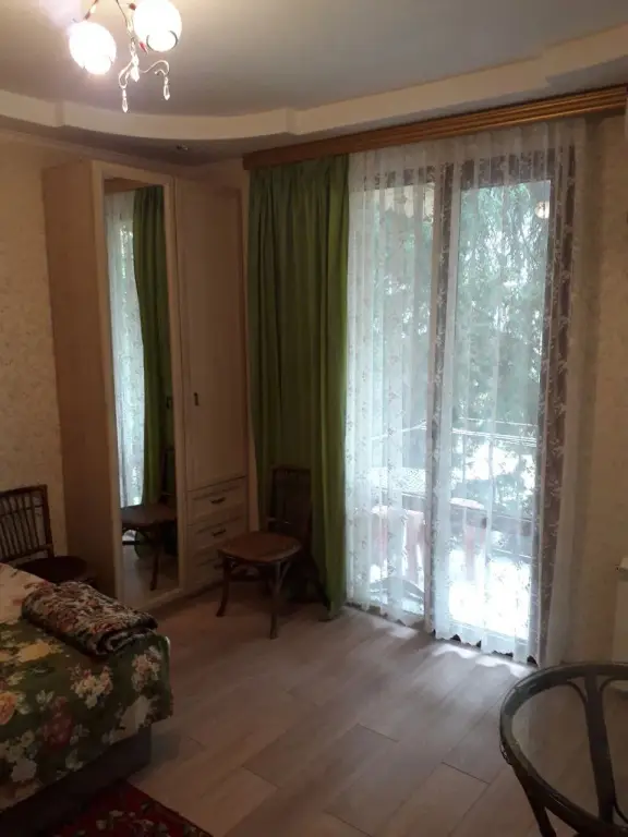Ялта: Квартира На Тренева