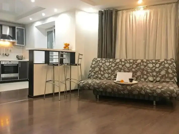 Владивосток: Apartment on pr.100 Let Vladivostoku
