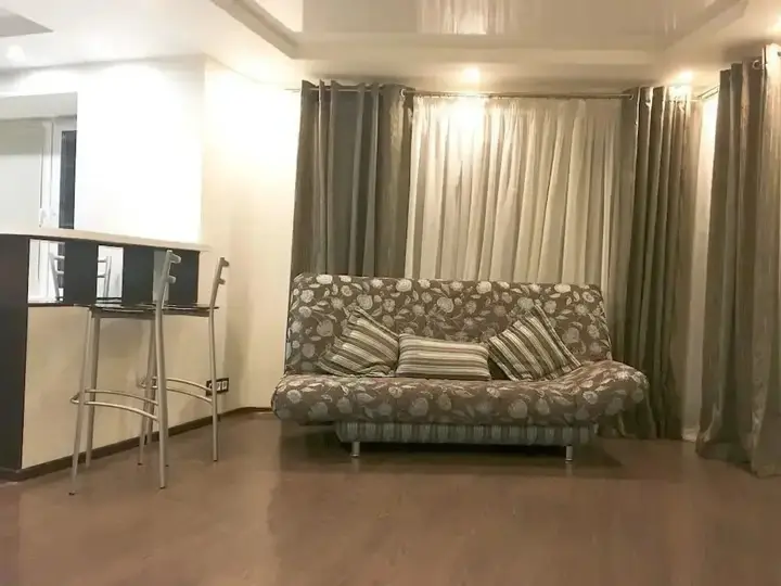 Владивосток: Apartment on pr.100 Let Vladivostoku