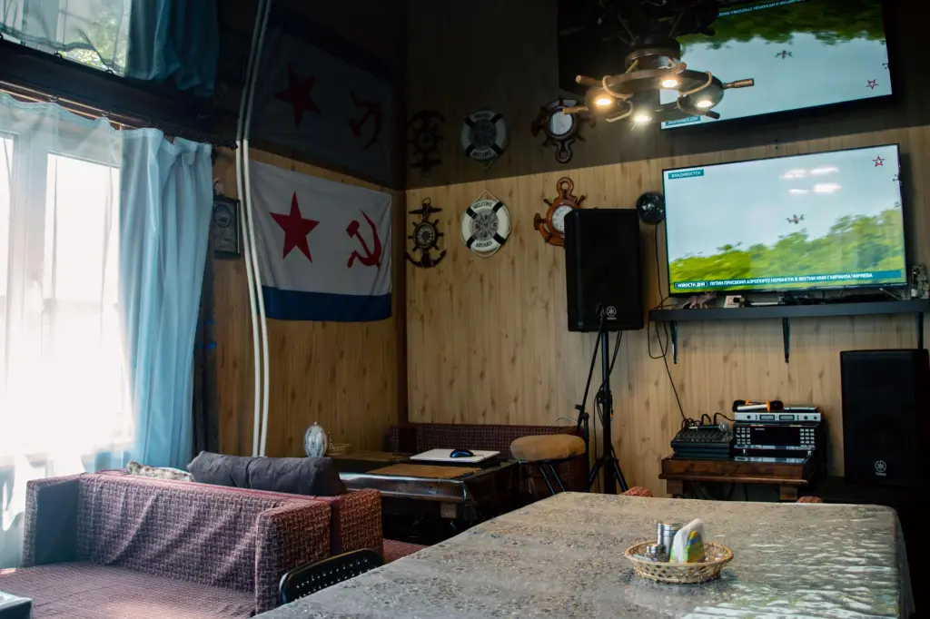 Озёрное: Коттедж Манжерок