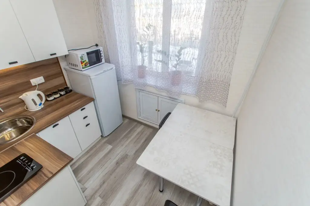 Артем: Квартира на Кирова 14