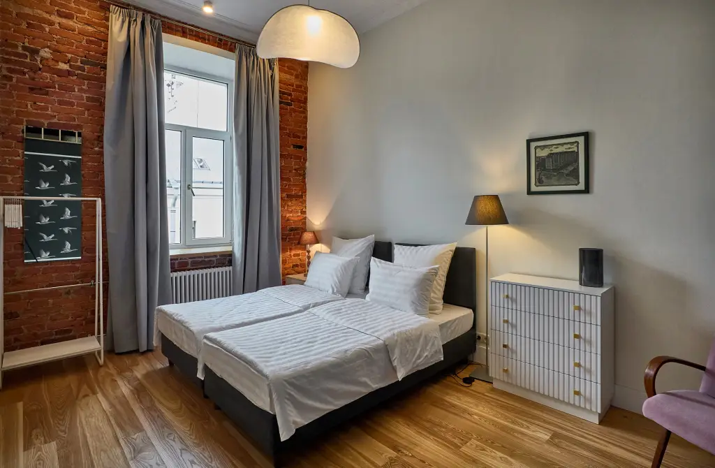 Sukhaparina: Апартаменты D Apartments с 2-мя Спальнями и Просторной Ванной с Окном