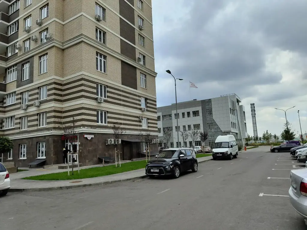Погостити на улице Конгрессная  19/1 к 2 — фото 1