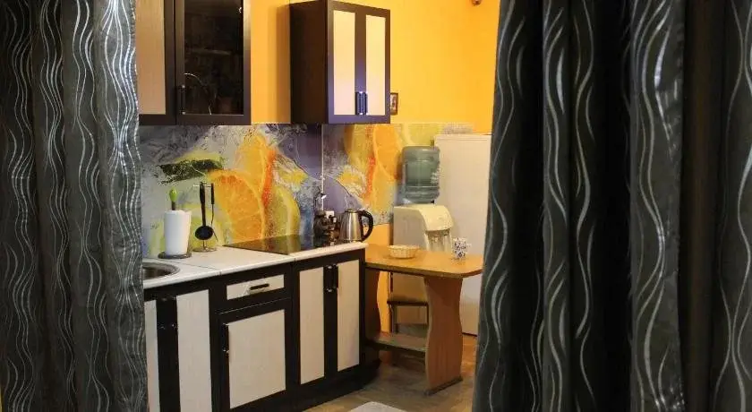Саратов: Hostel Den' & Noch'