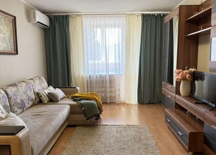Казань: Апартаменты на Айдарова 7
