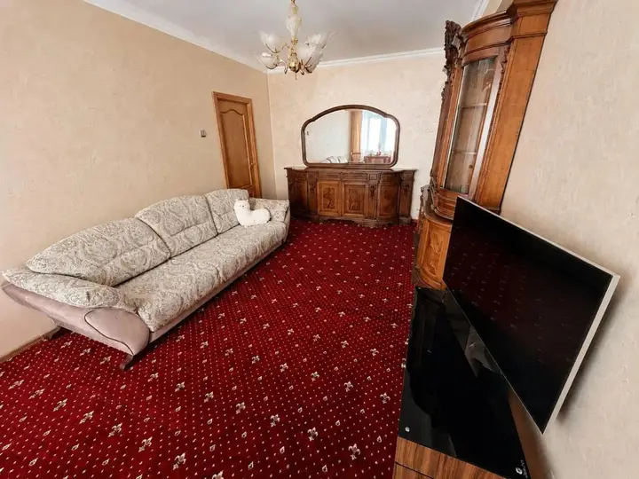 Москва: Moment House (Момент Хаус) Марксистская 9