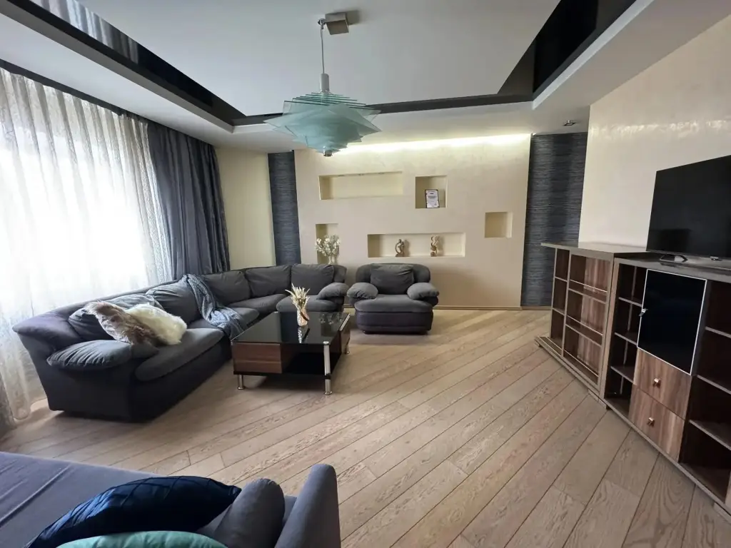 Владивосток: Viahome на улице Кирова 25