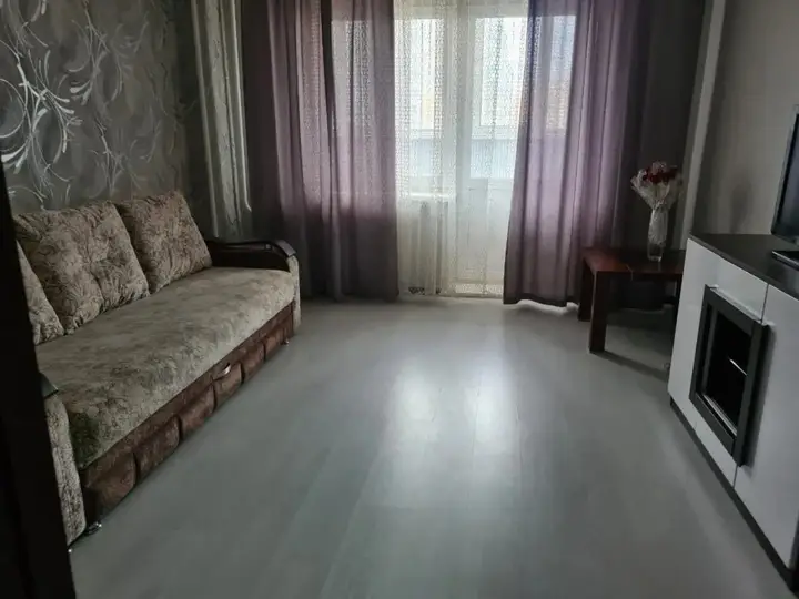 Красноярск: Апартаменты на Калинина, 185