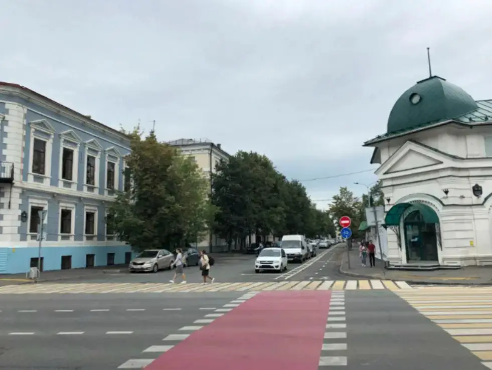 Казань: Апартаменты на улице Дзержинского 20
