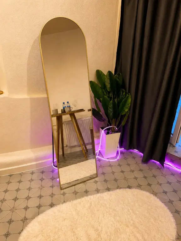 Тула: Апартаменты Roomstay Грибоедова 105 Secret Patio