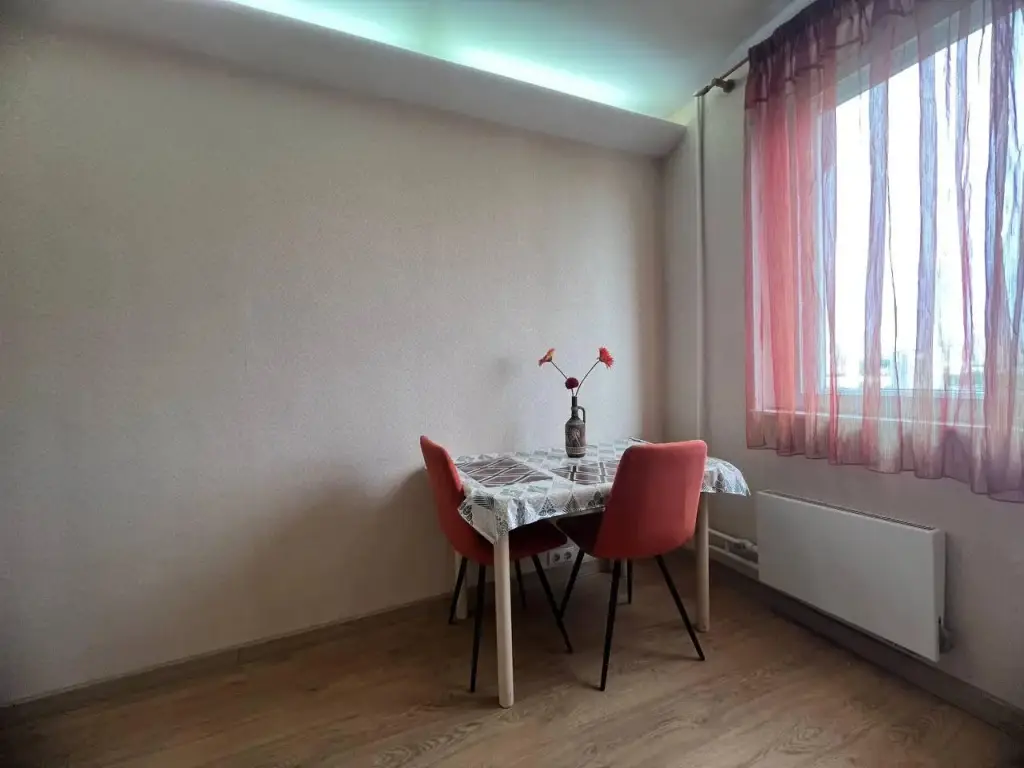 Москва: Moment House (Момент Хаус) на Большая Очаковская 28