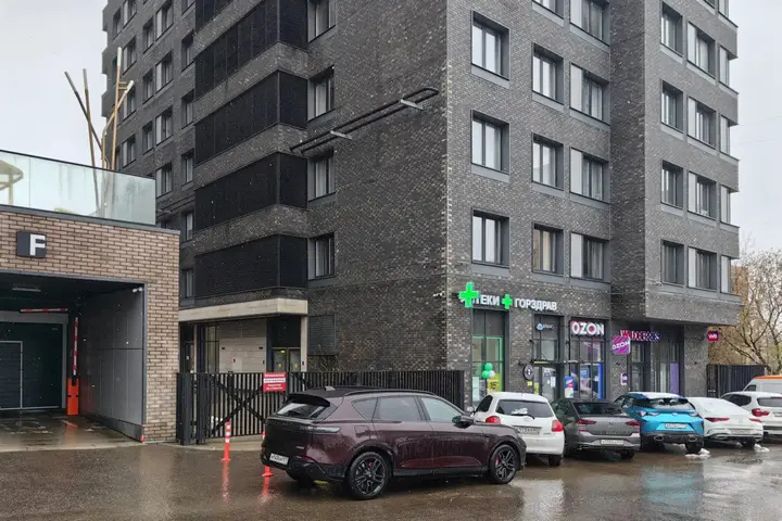 Москва: Фулл Хаус на улице Ивана Франко 6