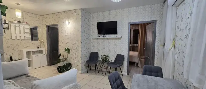 Кореновск: Квартира в Центpe с Видом на Площaдь